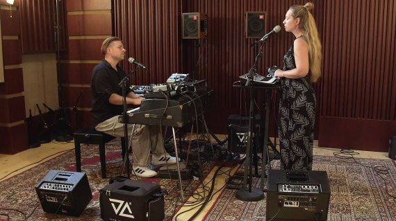 KEYBOARD  AND VOCAL